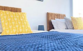 1 Bedroom Apartment - Flitwick - Contractor Friendly - Tourist Ready - Full Kitchen - Wifi - Smart Tv - Sofa Bed - Free Parking - Ideal For Short Or Long Stays