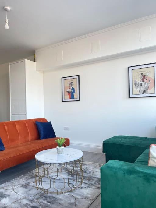 1 Bedroom Apartment - Flitwick - Contractor Friendly - Tourist Ready - Full Kitchen - Wifi - Smart Tv - Sofa Bed - Free Parking - Ideal For Short Or Long Stays Exterior foto
